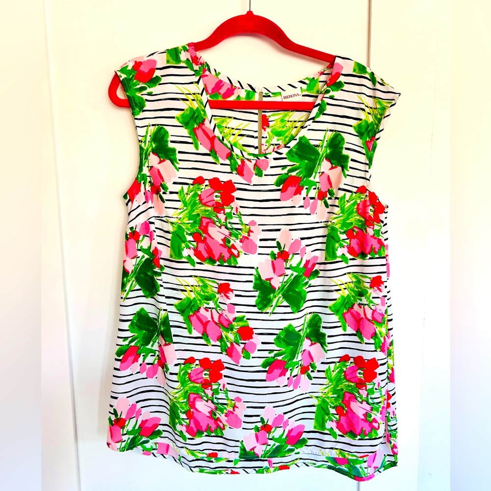 Spring Floral top size large